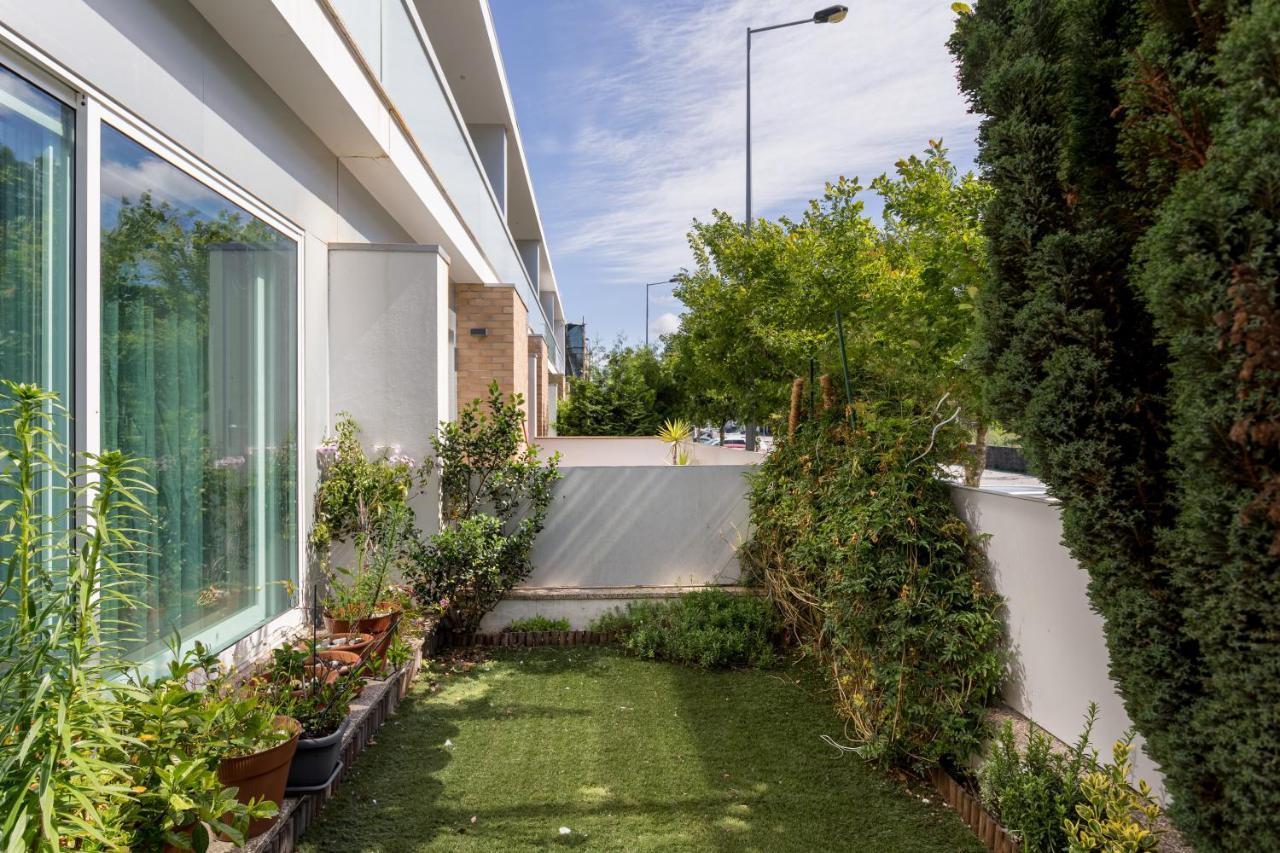 Joivy Sleek House Balcony & 2 Terraces In Porto Apartment Maia  Luaran gambar